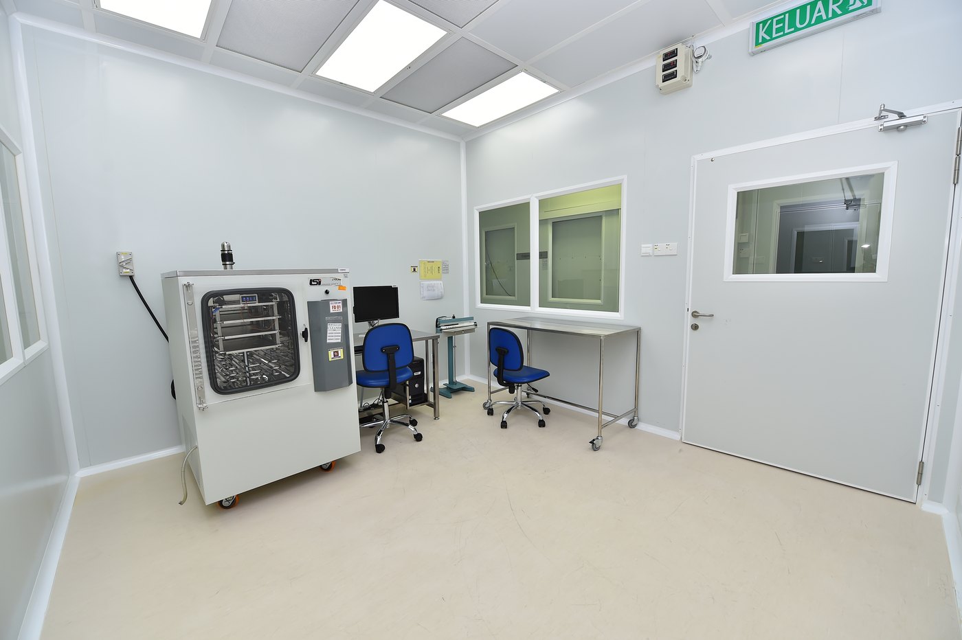Inside the clean room with a freeze dryer